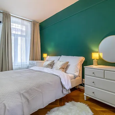 Apartment Trendy In