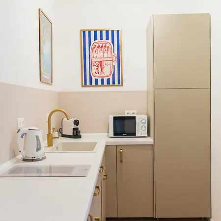 Trendy In Centrum 아파트 *